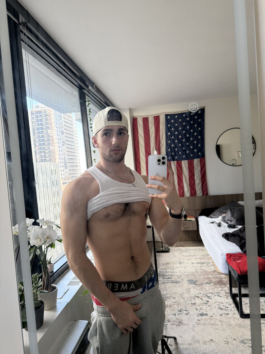 chadxcake's tweet photo. describe me in one word https://t.co/kLJh6rGC8Z