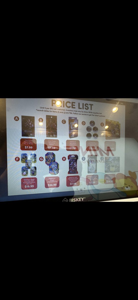 DisTrackers's tweet image. Select MiniSo locations will have Pokémon &amp;amp; One Piece Trading Cards on 4/10! Limit 2 per SKU per person.
.
Credit IG u/miniso.usa &amp;amp; @ninjacristos
#Pokemon #TradingCards #OnePiece #Collectibles