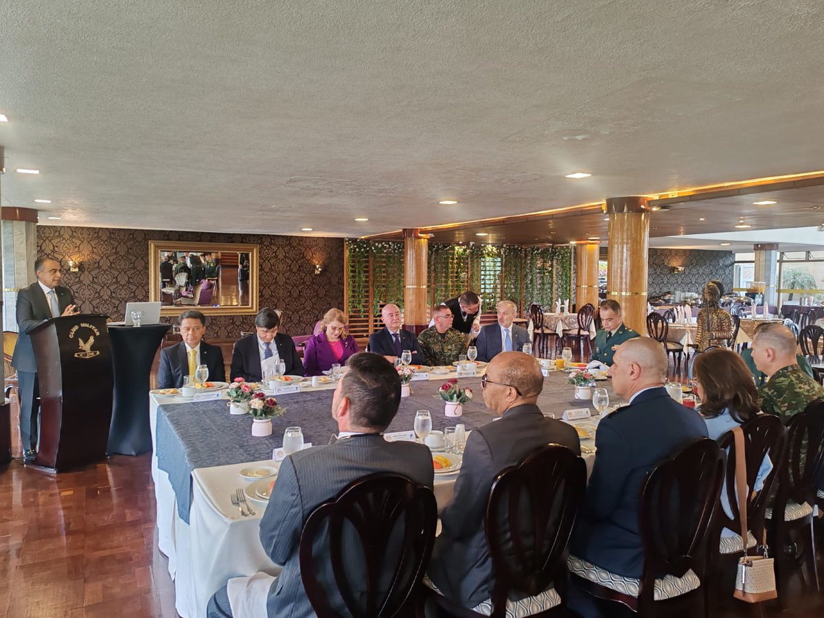 TribunalJPMPCol's tweet photo. El Tribunal Superior Militar y Policial sostuvo un encuentro institucional con los magistrados de la Sala de Casación Penal de la Corte Suprema de Justicia.
Un espacio de diálogo que fortalece los lazos interinstitucionales y reafirma el compromiso con la justicia. https://t.co/39z45safAM