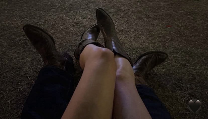 Alina ♰ tweet media