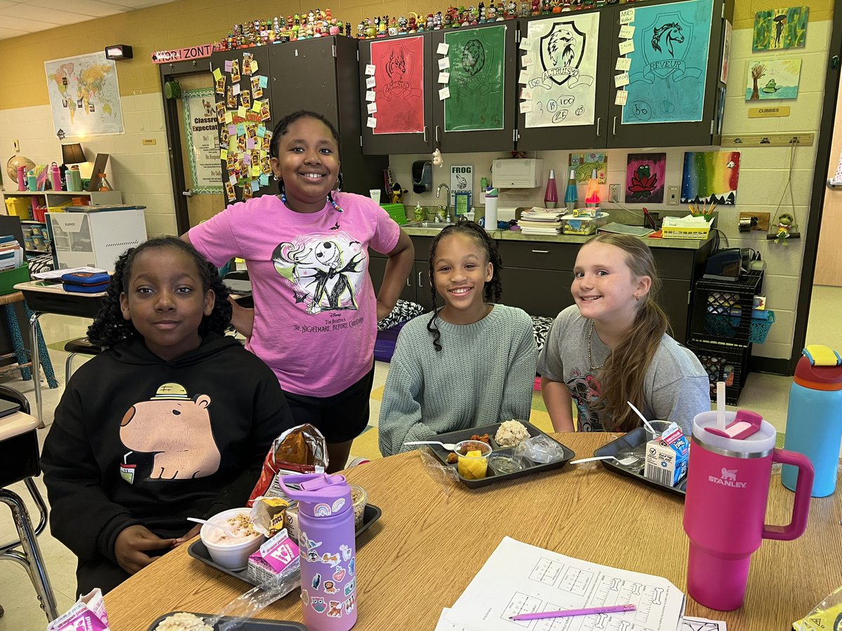 VetterFamily300 tweet media