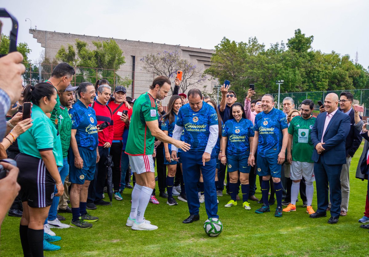 Cuauhtémoc Blanco tweet media