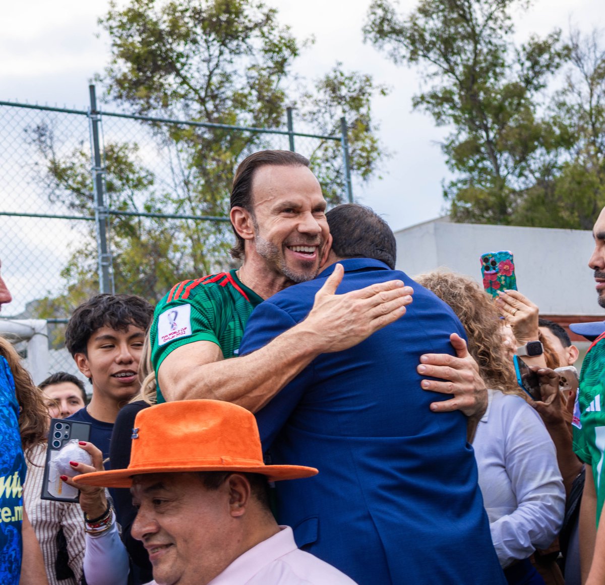 Cuauhtémoc Blanco tweet media