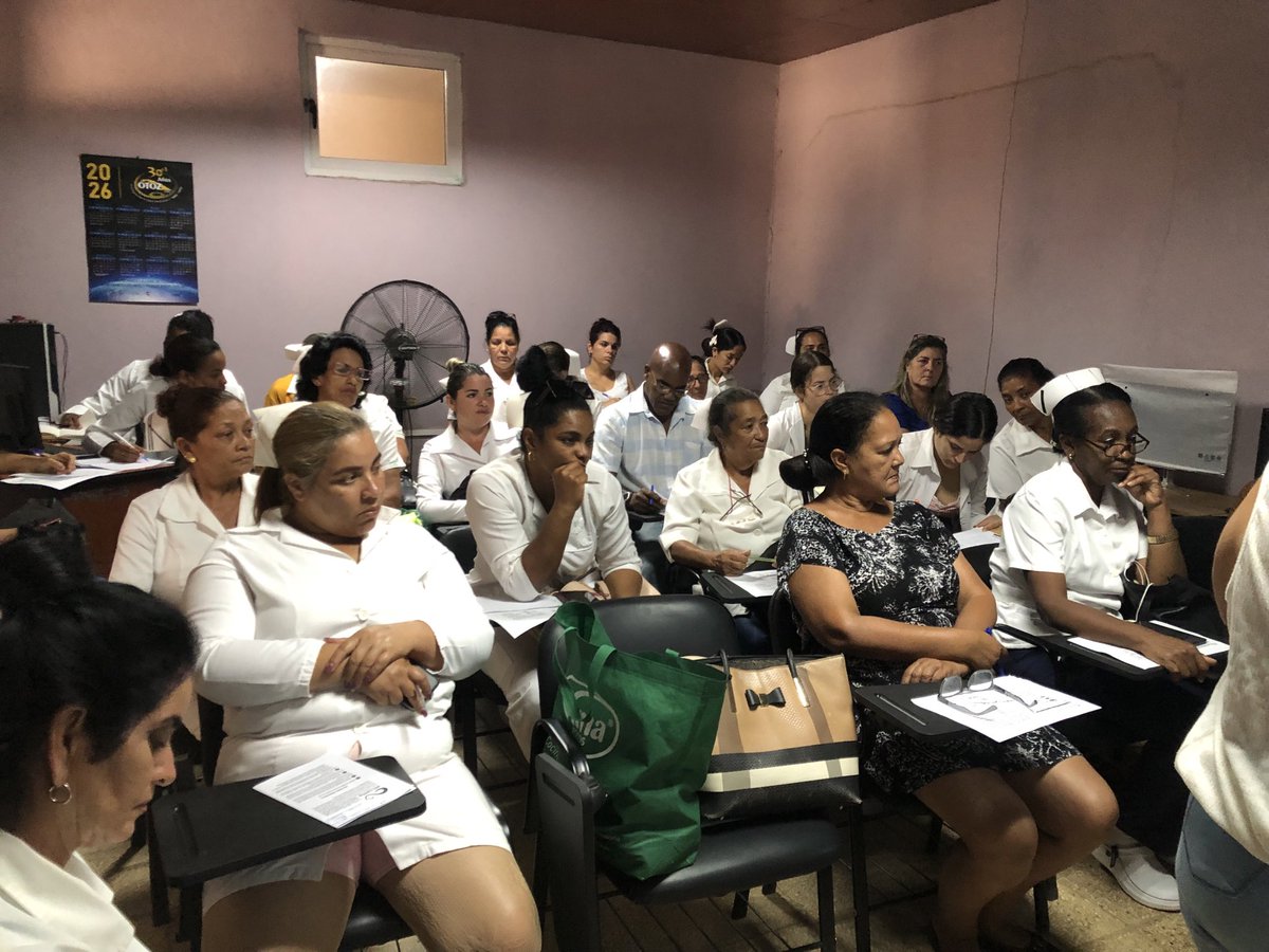 EnfMelena's tweet photo. Enfermeras de equipos básicos de salud presentes en la capacitación sobre HTA en el embarazo. Una forma de mejorar la calidad en el programa del médico y la enfermera de la familia 
#CubaEsSalud 
@pamimelena 
@DpsMayabeque 
@dirpolMelena https://t.co/g7TjwrdF4o