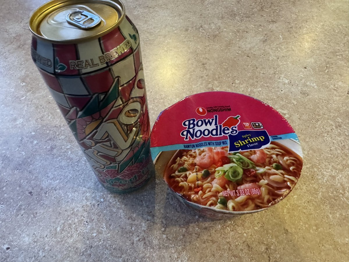 miffypost1ng's tweet image. spicy and shrimp are neck and neck so i got spicy shrimp 😋 #yummy #nutritious