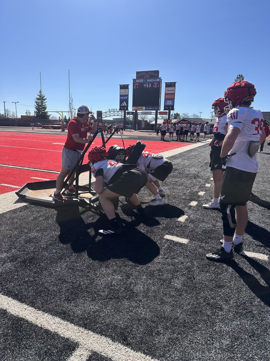 AslamAhmed2009's tweet photo. Had a blast on the inferno @EWUFootball this past weekend. I appreciate the hospitality and relationships built with @codybrown_20 @Coach__York and seeing what the tonesetTErs were all about , can’t wait to show everyone what I’m about during Camp Season ‼️‼️
TE/DE/LS
6’4/250 https://t.co/C26Ibo19Pj