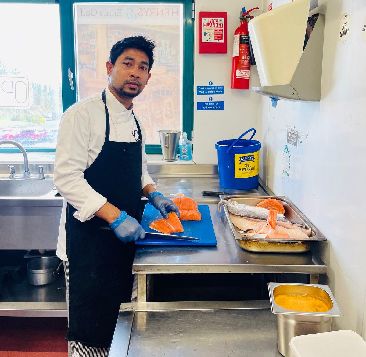 ChefJahed's tweet photo. Global Luxury Hotel Experience 🌍
Chef Jahed has trained and worked in world-class 5-star hotels under Marriott International, including:
• Le Méridien Dubai
• Sheraton Sharjah
• Marriott Riyadh Diplomatic Quarter
• St. Regis Red Sea Resort 
#LuxuryHotels #MarriottCareers https://t.co/uLeLip3GtQ
