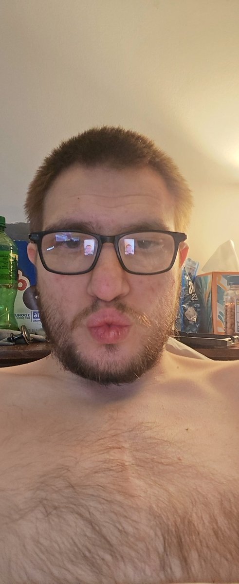 ChrisGa23208058's tweet image. Girls come over hang out together with you yes or no  forest Lake MN