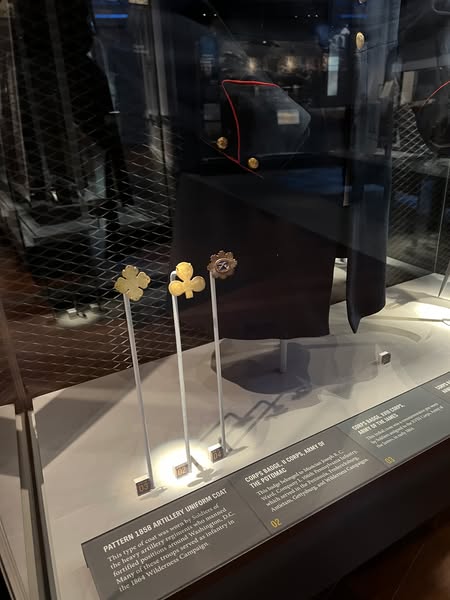 USArmyMuseum's tweet image. In 1863, the Army of the Potomac officially instituted corps insignia. The #CivilWar corps badges were a means of readily identifying a Soldier’s corps or division. 

Learn more about @USArmy history and heritage in the Preserving the Nation Gallery: thenmusa.org/exhibit/preser…