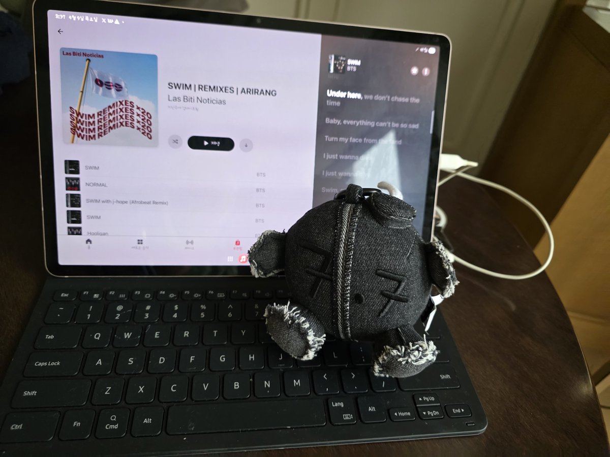 번역하는 레전드⁷⊙⊝⊜ :🆂🆆🅸🅼 tweet media