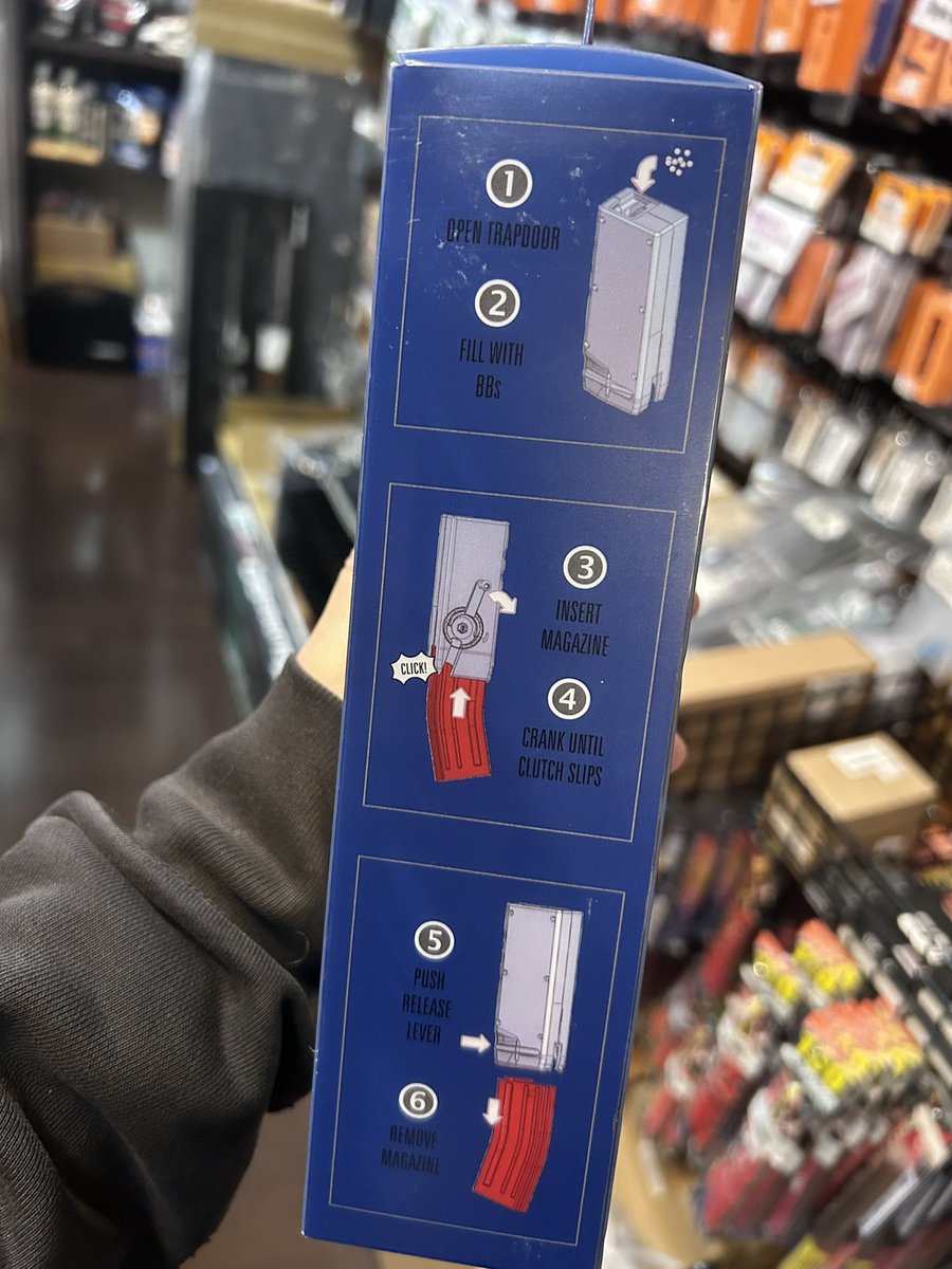 inugami0128's tweet image. #EMG のクルクルスピードローダー🌀
っていう名前ではありませんが
マガジンをセットして、ハンドルを
クルクル回すだけでBB弾を素早く装填！
数秒でいっぱいになります𖤐 ̖́-
中には1600発入りますよ🍀*゜
 #サバゲー  #エアガン #スピードローダー
ms11b2.shop/c-item-detail?…