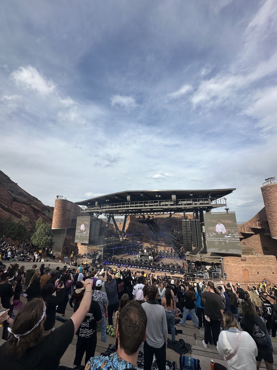 BigTobes48's tweet image. Your employed friend on a Wednesday. #RedRocks