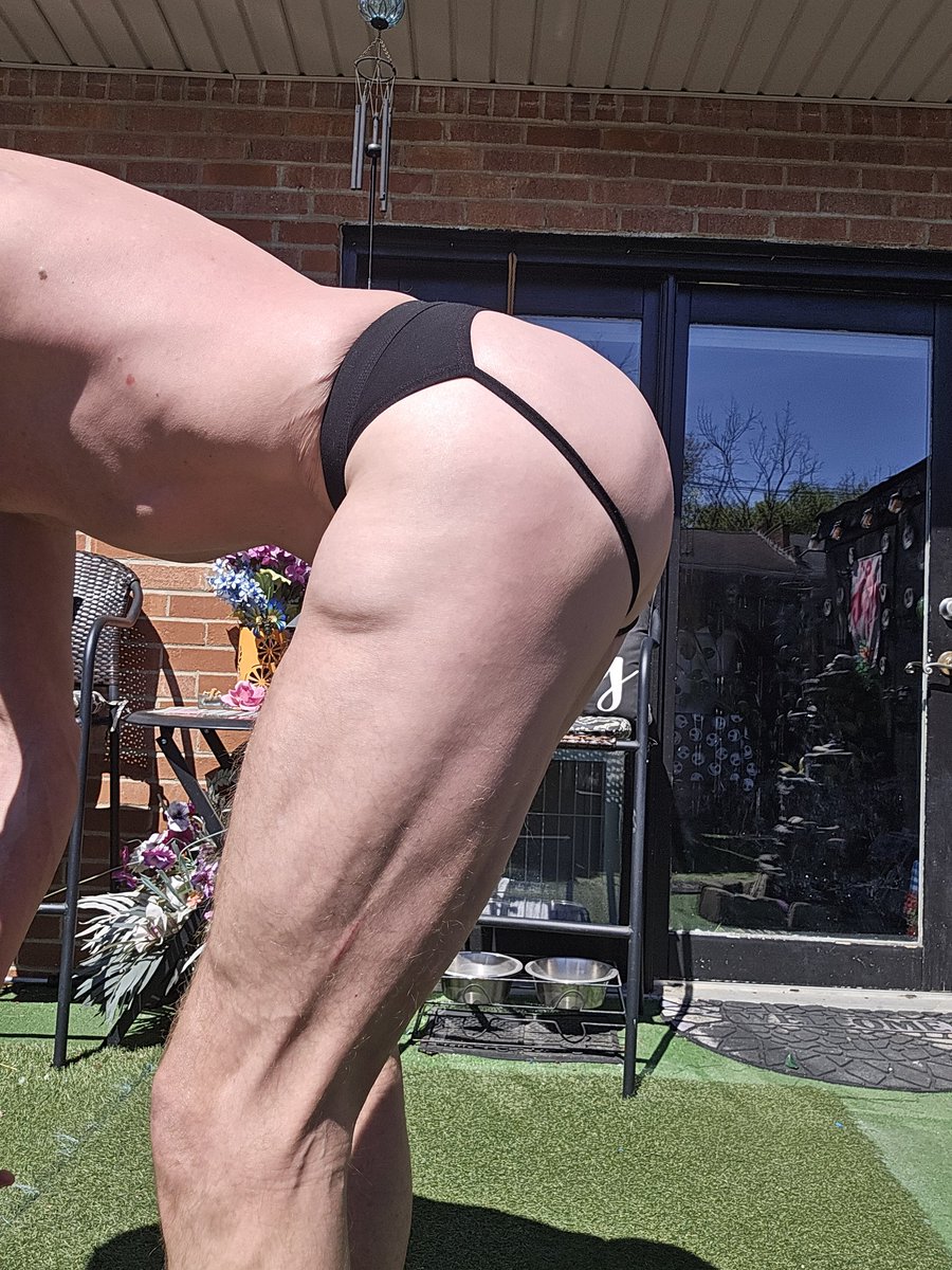 thedman28's tweet photo. Happy hump day #assshot https://t.co/DFHZE9mdyT