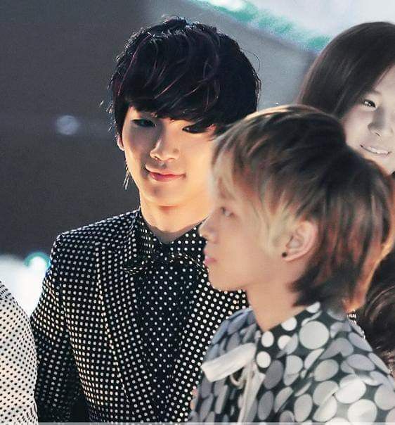 jongtaekey thinker tweet media