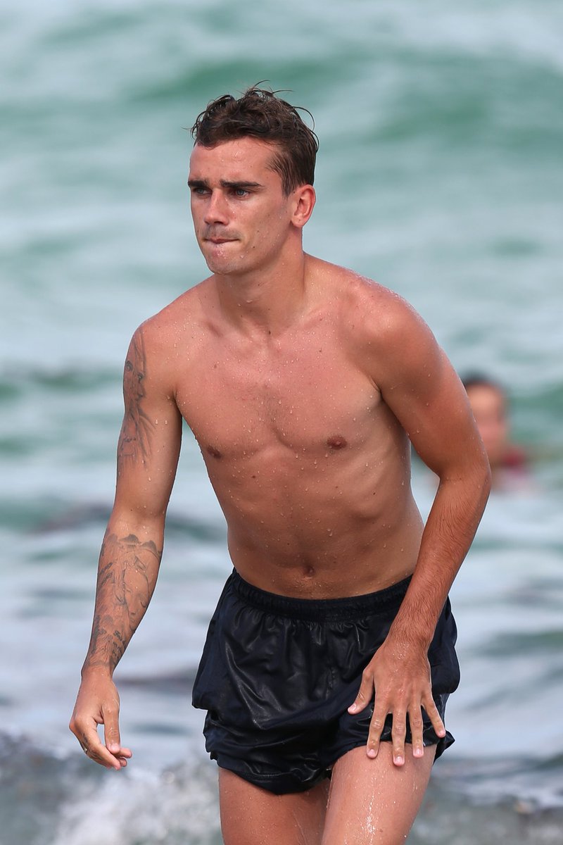 LesBgDuPaf's tweet photo. #Football #ATMFCB #FCBATM #LigueDesChampions #LDC #ChampionsLeague My lovely Griezmann humps, check it out 🎶🍑🔥 #LesBgDuPaf #BgAlerte 📺🚨 https://t.co/5BdhAwDQyy