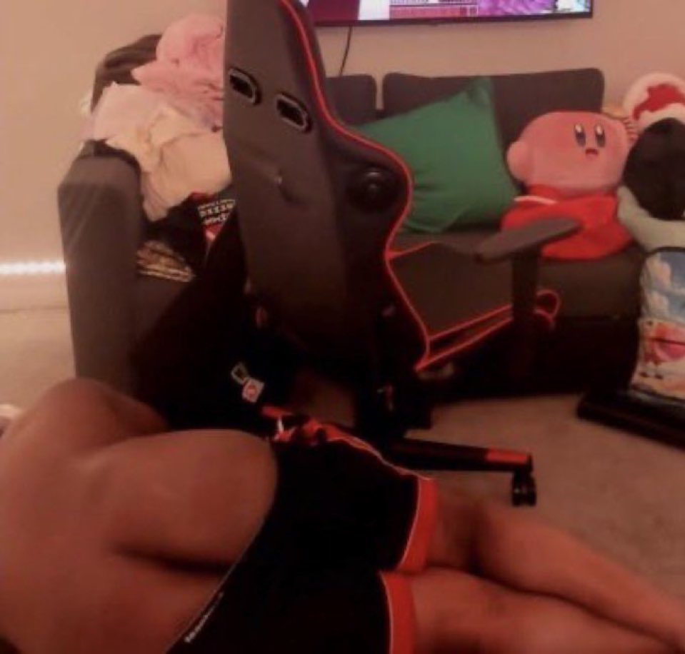 Aleedarg tweet media