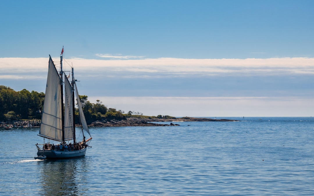 mainedaytrip's tweet photo. You KNOW we have the local expertise here in southern Maine. But did you know we have a sister company that plans AMAZING vacation packages throughout Maine and the Northeast? Start planning with Downeaster Travel Packages, here: https://t.co/RfKvlj5AI3 https://t.co/l1CeRF2WyW