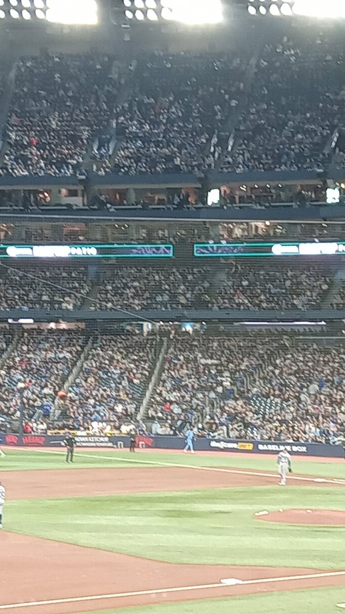 30 Hit Ernie tweet media