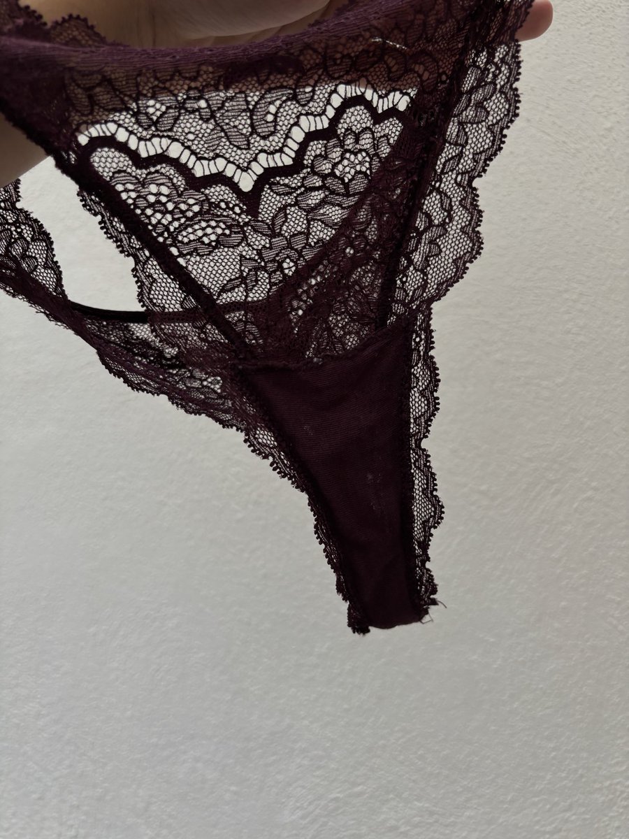 tangascdmx's tweet photo. Que pinche cosa tan más rica uso ayer la zorra puta de mi mamá, esa mujer es una vil perra😍🔥, pinches cosas ricas que usa 
#puta #zorra #perra #tangadeldía #tanga https://t.co/IREd6BkWge