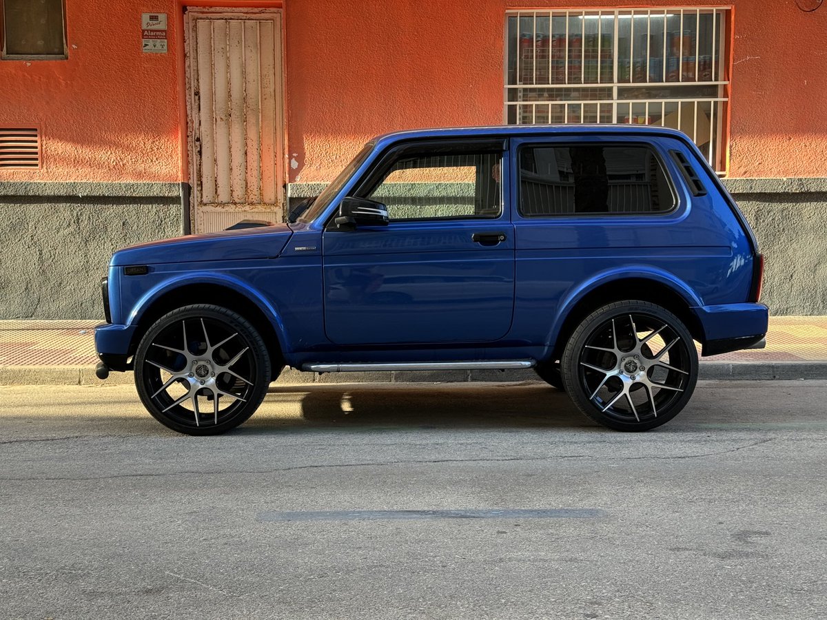 dronnick tweet media