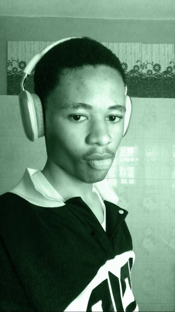 micheal🤠🐝 tweet media