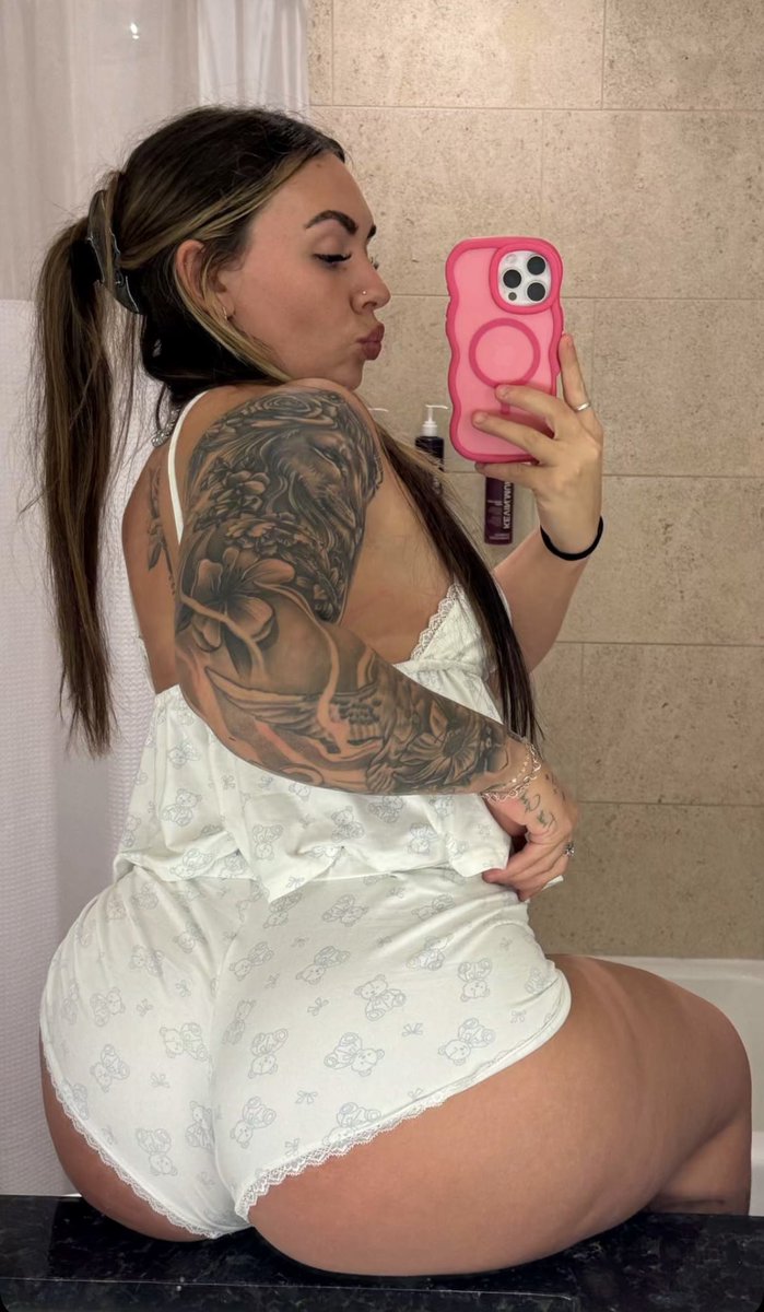 TradeSmokingood's tweet photo. Just imagine how soft and jiggly it is https://t.co/ziePw4N0sG