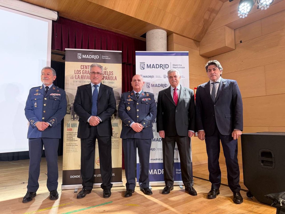 davidperez's tweet photo. Gran éxito de la conferencia inaugural del ciclo sobre el Centenario de los Grandes Vuelos de la Aviación Española, a cargo del General Sanz, Jefe del SHYCEA del @EjercitoAire y celebrada en #Hortaleza. @MADRID #Aviación https://t.co/dnVHt5t4EQ