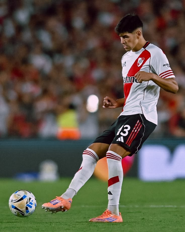 @info RIVER tweet media