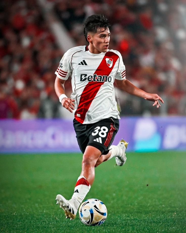 @info RIVER tweet media