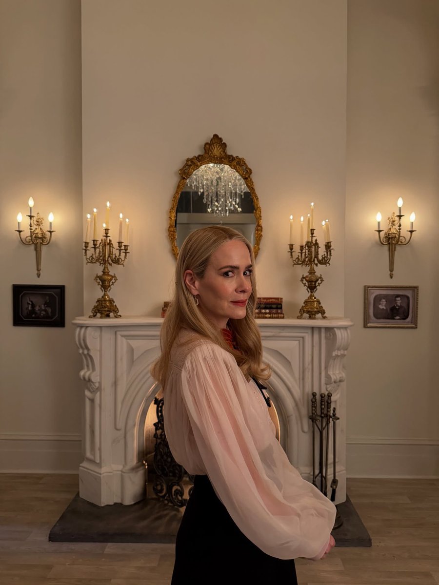 florahpaulson's tweet photo. HOJE É MEU ANIVERSÁRIOOOOOOOOOOO MEU DEUSSLAQOQHWBSOEUYWIAJABWIWUWUW O MELHOR PRESENTE ELA DE VOLTA MINHA PERSONAGEM FAVORTITA EU N TO BEM QIWUSBAOABQIIAHWHEUSIWW EU TE AMO TANTO SARAH PAULSON EU TE AMO CORDELIA GOODE https://t.co/f8anVp5P7c