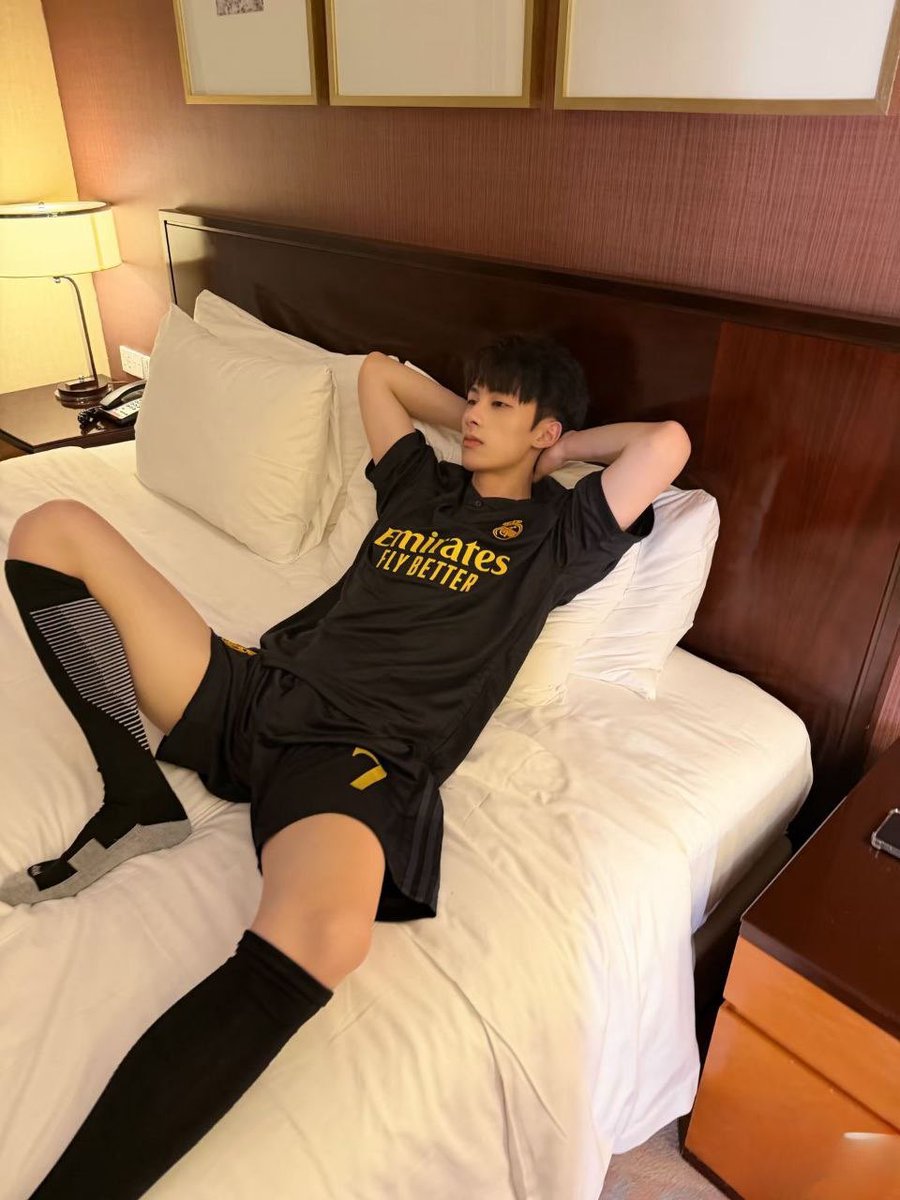 小狼狗 tweet media