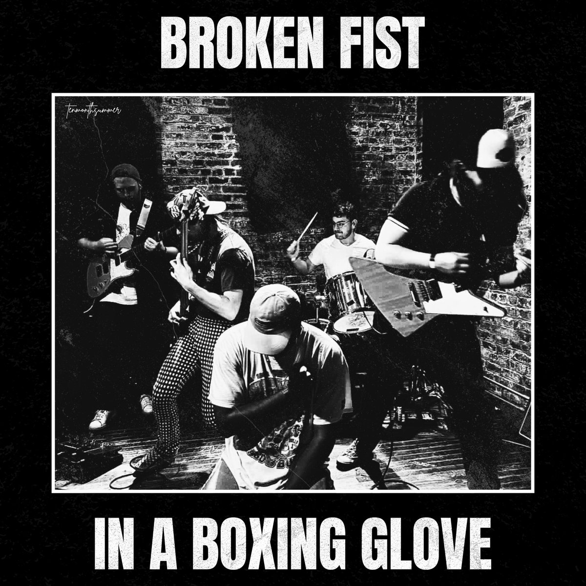 🥊 tenmonthsummer - PRE-SAVE boxing glove!!!!!!!🥊 tweet media