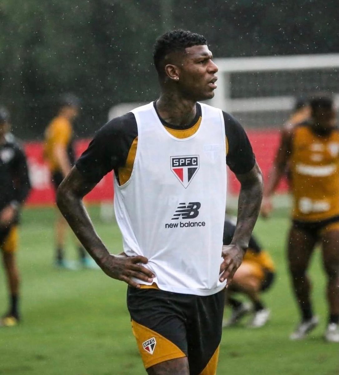 LIBERTA DEPRE tweet media