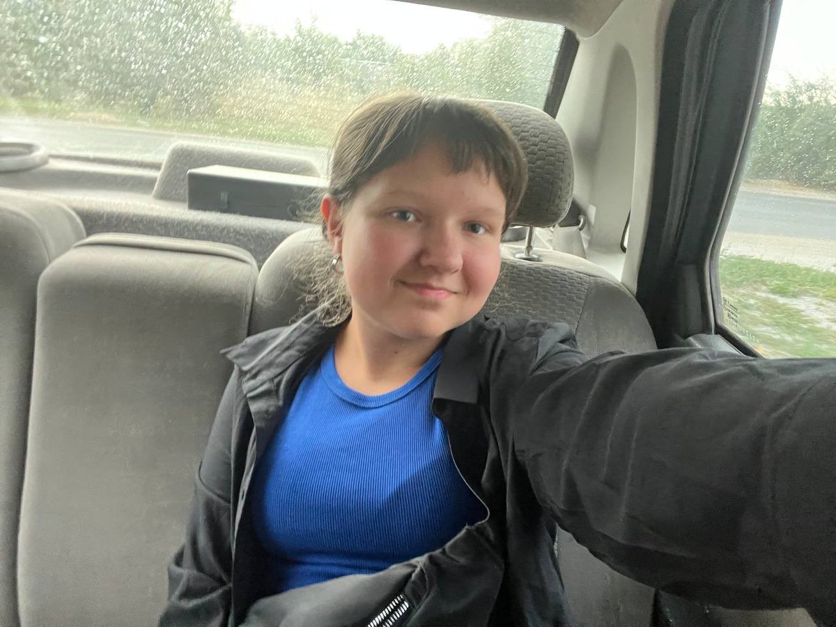 риша tweet media