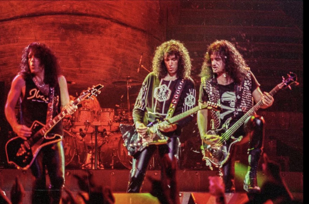 It’s hard not to love the REVENGE era…
#90sKISS