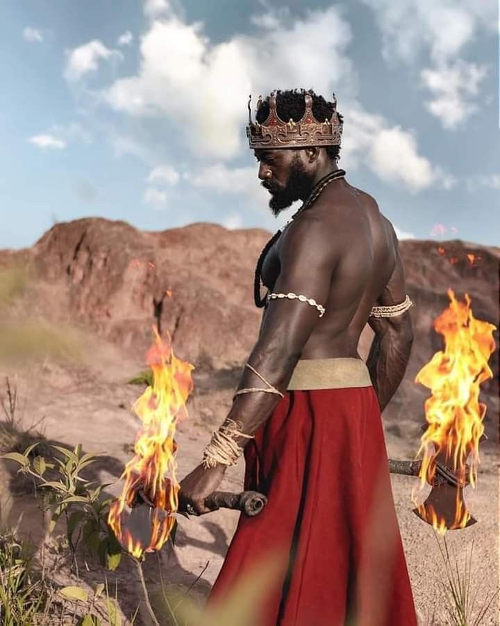 AlexOfCards's tweet photo. Kaô kabecilê, que xangô traga Justiça e sabedoria nessa quarta feira 🔥🪓⚡️❤️✨️📿 https://t.co/hlUrnE3MCB