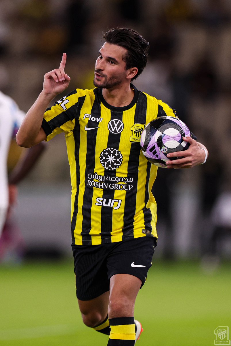 ittihad's tweet photo. 📸| احتفالية عوار بالهدف الثالث 👏 https://t.co/HIACT2VwbK
