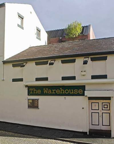 Bit of this next Wednesday eh get chained up on the middle floor 👨‍🎤