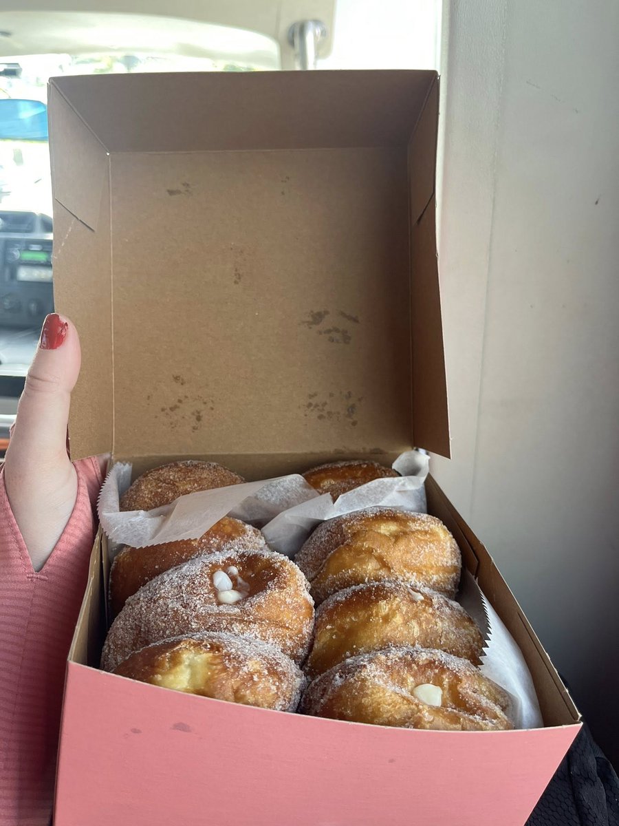 unsettledjd's tweet image. Travel budget:

Flights ✔
Hostels ✔
Food ✔
Souvenirs you definitely didn’t need ✔✔✔
#TravelHumor #Backpacking #UnsettledJD