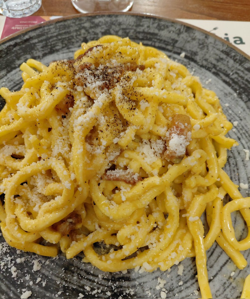 SimonaTi tweet media