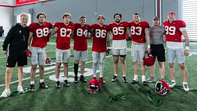 Bucknuts247's tweet image. #Ohio transfer @WilliamsMason87 is officially a Buckeye after his black stripe was removed.
247sports.com/college/ohio-s…