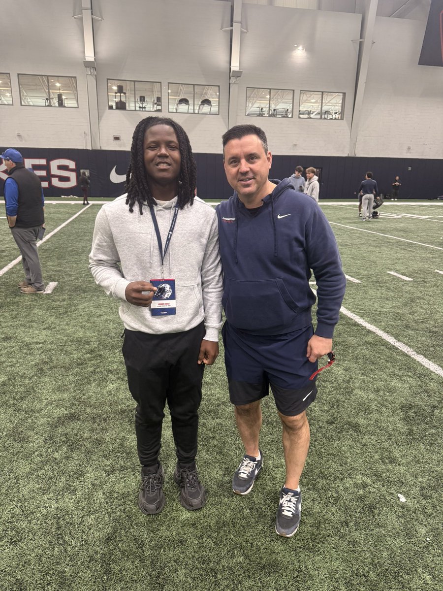 RahmirRivera4's tweet photo. I enjoyed watching the team work today at @UConnFootball spring practice! 🐾 Great to see @CoachBlackwell_ working with the QBs. Love the energy on the field from @CoachJasonCandle, @CoachNunz, @CoachRWeiner, and the whole staff! 🏈 #Huskies #UConn #BleedBlue 
@CoachLangeRBC @coachrosenfeld @aj_harrisonjr