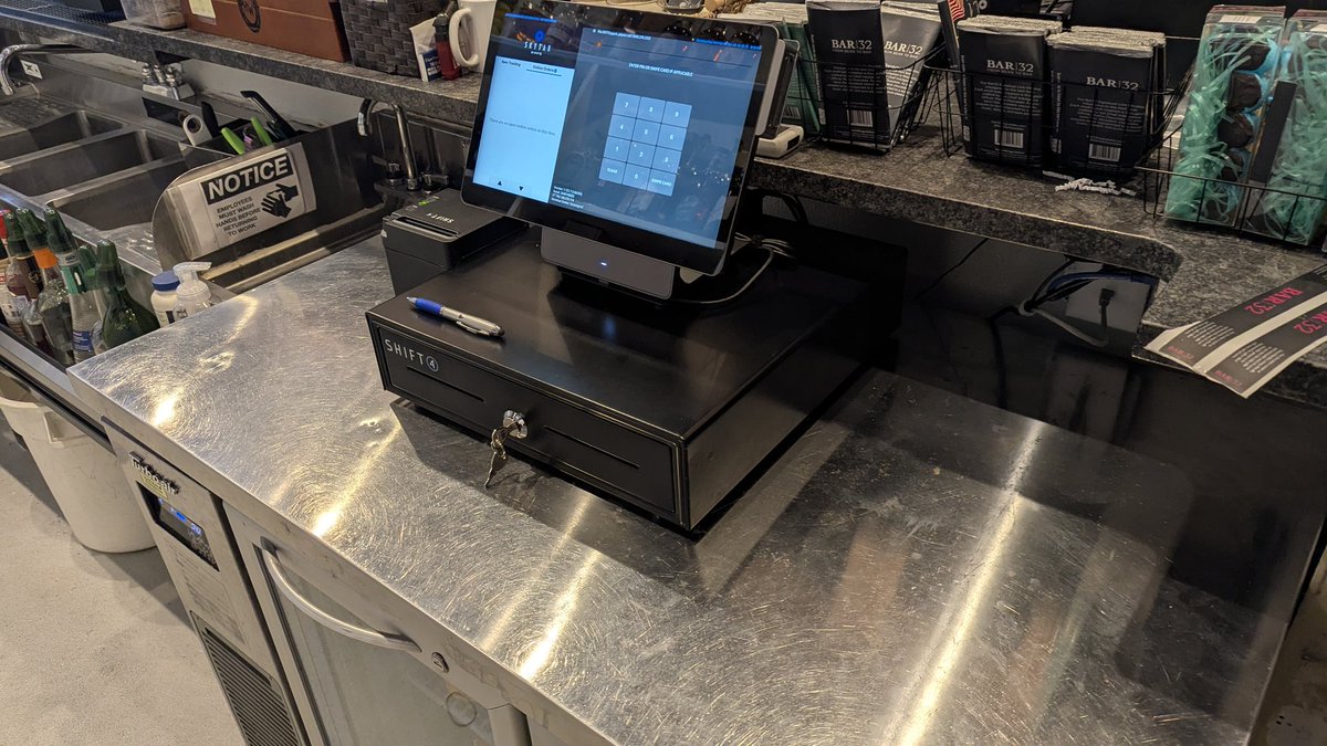 S4TeamAlpha's tweet photo. Welcome to our family Bar 32 Cocktails &amp; Chocolate! The kicked out @toastpos and made the switch to @SkyTabPOS, with their out of this world processing from @Shift4! They are ready to bring the best service on the Atlantic City Strip now! https://t.co/4Ww5Gvku5f