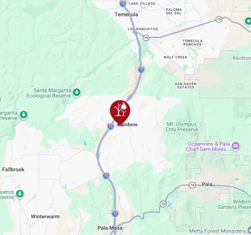 CALFIRESANDIEGO's tweet photo. @CALFIRESANDIEGO  and cooperators are on scene of a vegetation fire on Rainbow Valley Boulevard in the community of Rainbow. The fire is approximately 1/2 acre with structures threatened. #RainbowFire https://t.co/o0RzaZOGZw