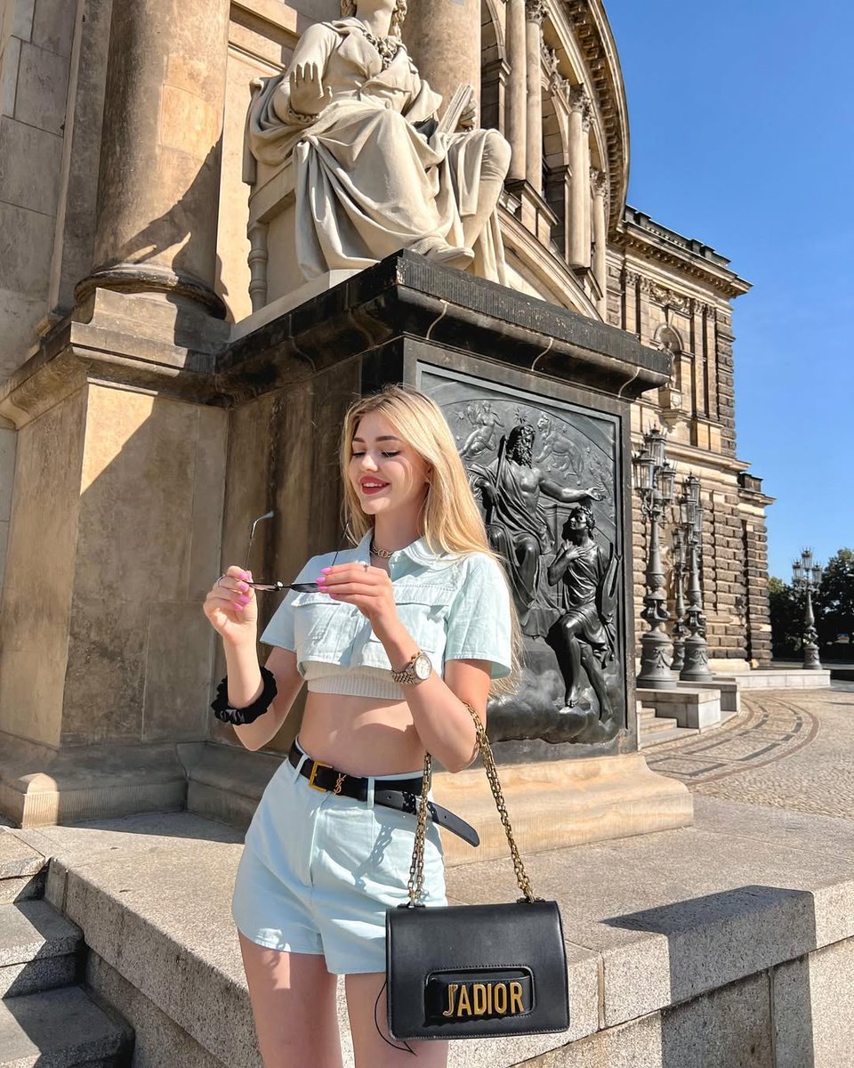 DianaDFGHun5f's tweet image. Live life like a journey.
The sun is shining, and I'm on my way.
Today's happiness comes from being pampered by the sunshine. #travel #goodweather #ancientarchitecture