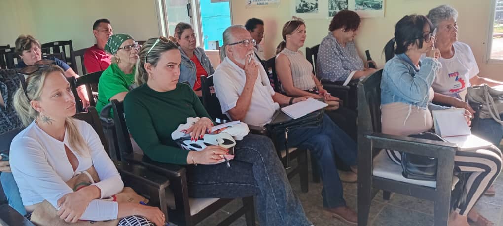Seminario de Capacitación sobre el trabajo en la ANIR prepara a los especialistas de la #ETTSS y otras entidades del territorio  para acometer con entrega la labor #Cabiguán #SanctiSpíritusEnMarcha <a href="/DeivyPrezMartn1/">Deivy Pérez Martín</a> <a href="/CancioYule59529/">Yuleisy Cancio</a> <a href="/LaritzaCon11073/">Laritza Concepción</a> <a href="/ArleyHe87711240/">Arley Hernandez</a> <a href="/Betty740314/">Betty</a>