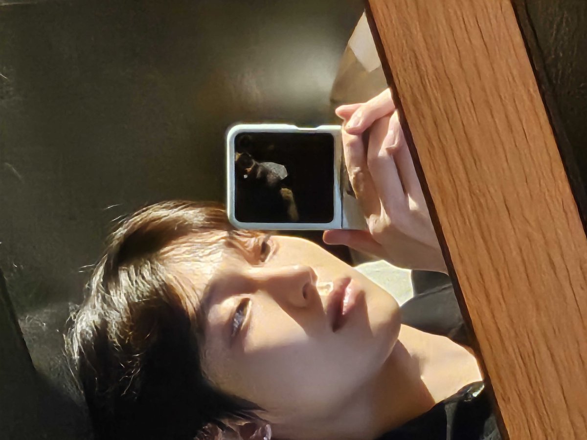 lknwxx's tweet photo. my fave sunoo selcas ever https://t.co/3RMGYoHM4G