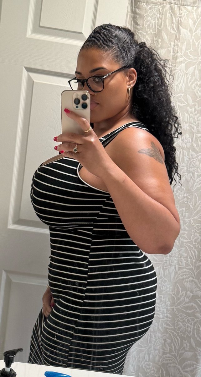 SimoneGolden's tweet photo. Breast Wellness 
Keeping the girls together all this time✨🔗

Learn my 10 minute 
Breast Ritual 
Link in Bio ✨ https://t.co/fzskKzte5R