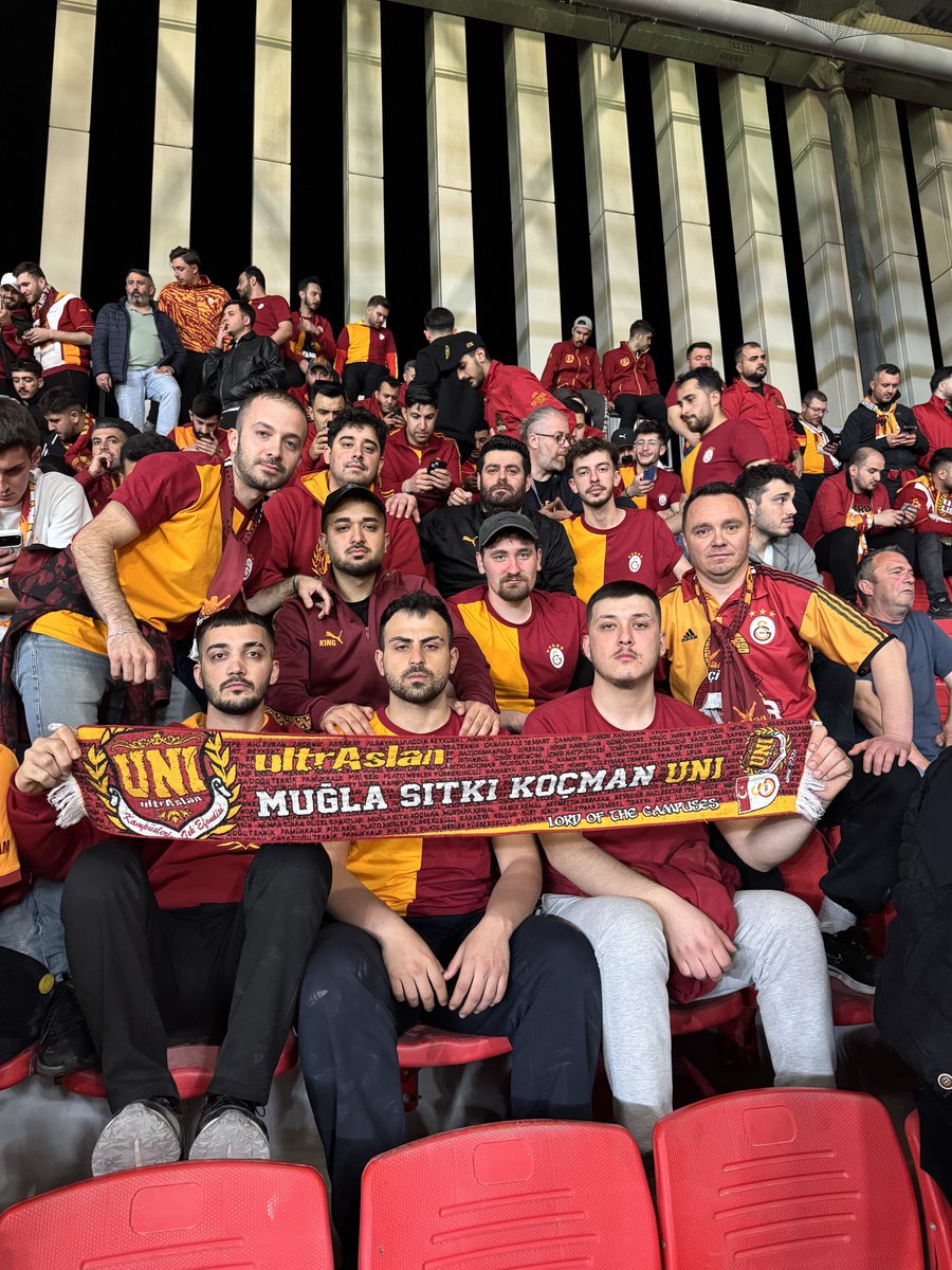uAUNIMugla's tweet photo. İZMİR CİMBOM’A DEPLASMAN DEĞİL!

GALATASARAY’ımızı göztepe karşısında İzmir’de yalnız bırakmadık.

#ultrAslanUNI https://t.co/q3qb4tTZ4I