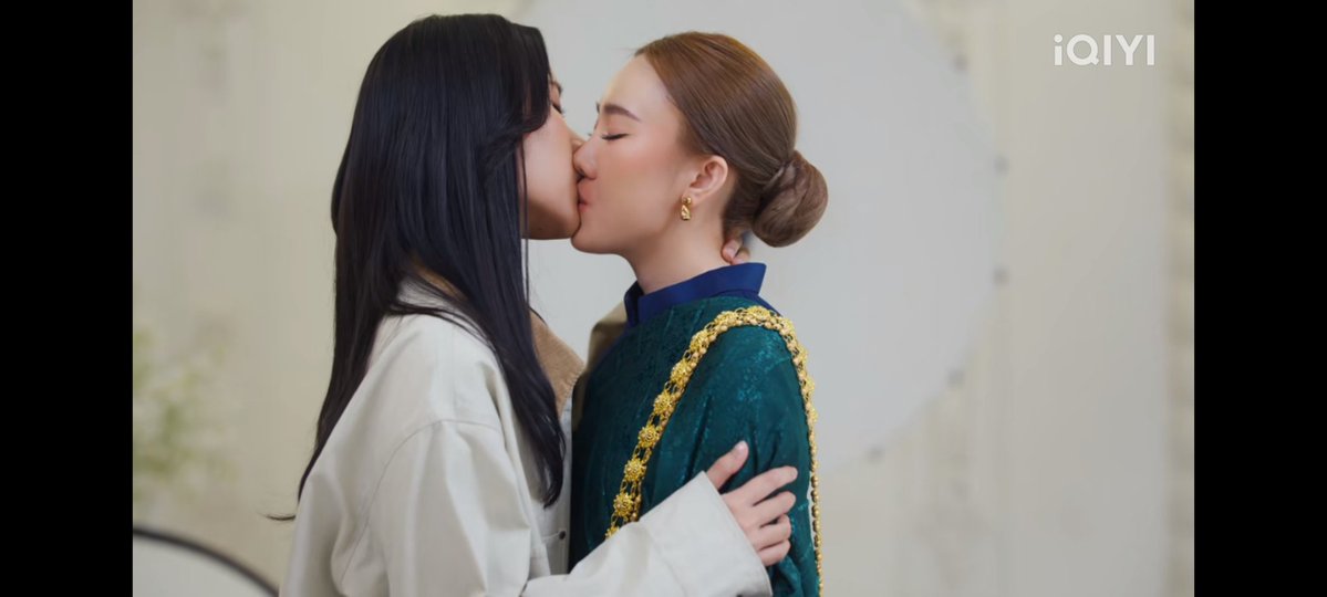 viudanegrabi's tweet image. A mí que me importa el drama de Sun con la novia tóxica que tiene... Yo solo quiero que estás dos ya sean novias y se amen mucho 😍🤭

#DeviJenny

MY ONLY SUNSHINE EP7
#ตะวันระฟ้าEP7